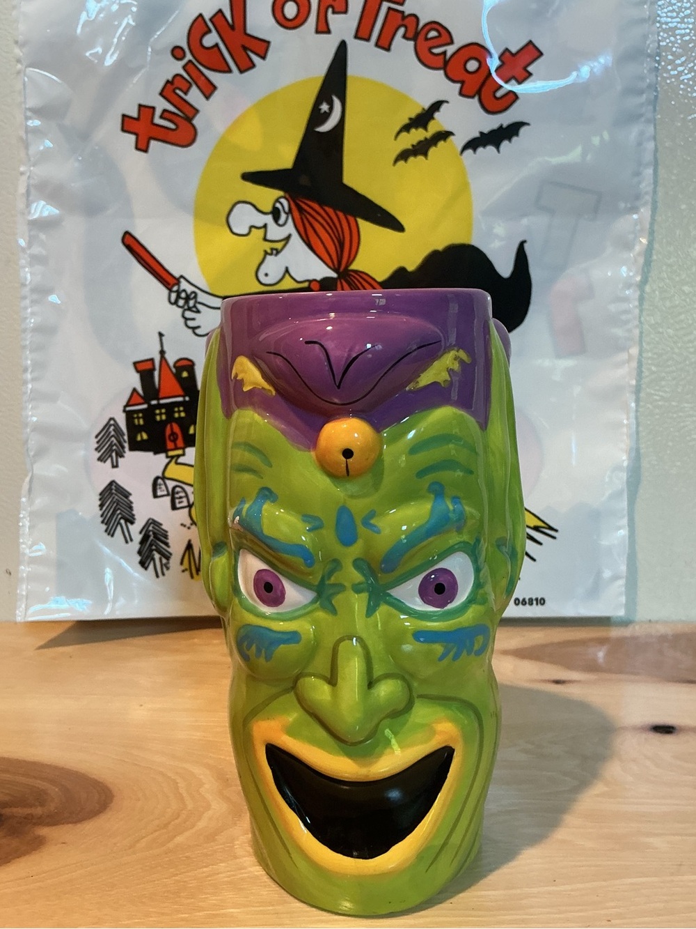 Vintage Lulu's Bait Shack Souvenir Goblin Devil Ceramic 16 oz. Halloween
